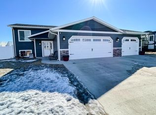 2123 Primrose Cir, Brookings, SD 57006