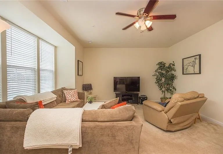 627 Edison Dr — Photo 5