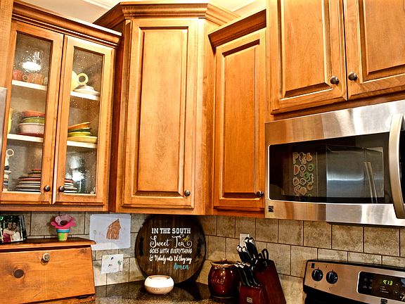 2nd image of 1713 Stone Castle Dr NE