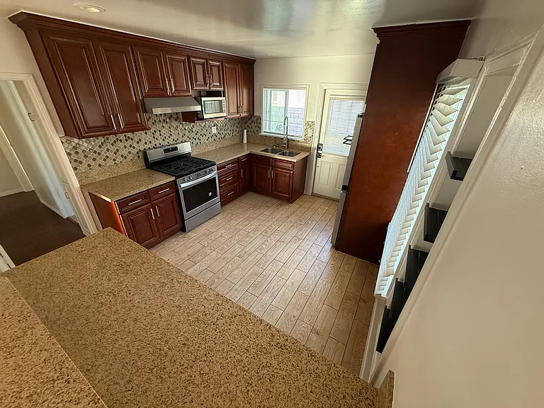 12039 Abingdon St — Photo 8