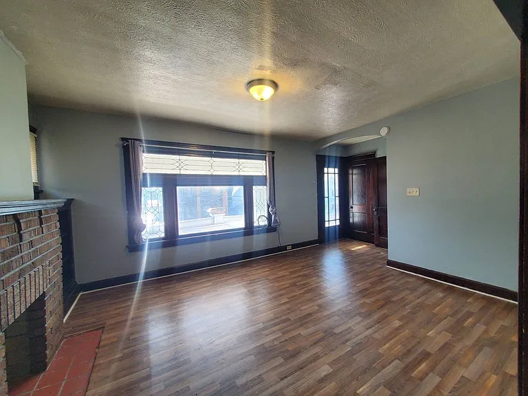 2217 W. 105th St. — Photo 24