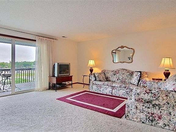 3rd image of 2541 E Lakeshore Dr APT 63C