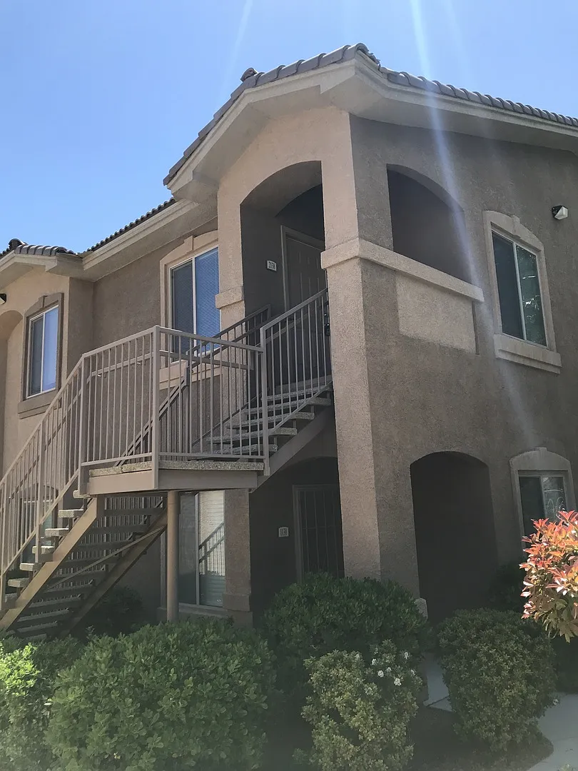 Great 2 bedroom condo Blue Diamond/Durango 1500/mo — Photo 1