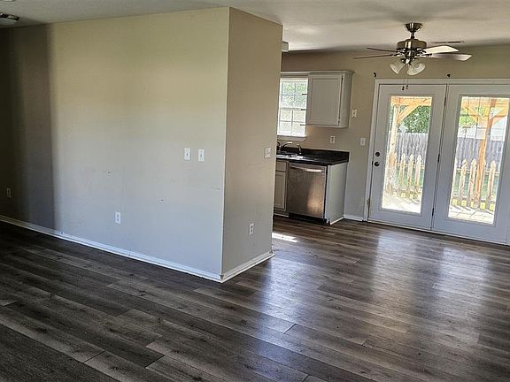 5th image of 104 Waterford Ln
