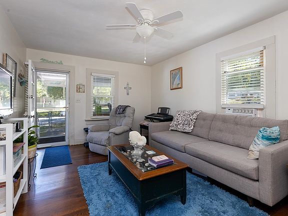 3rd image of 1013 Orange Ave