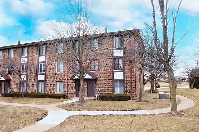 1st image of 6 Crestview Ln Unit 14