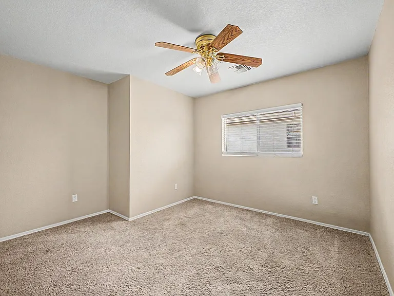 33856 N Cherry Creek Rd — Photo 23