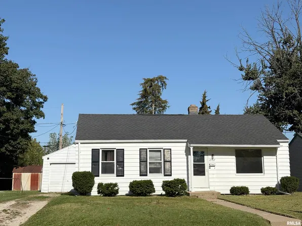 2107 W Gilbert Ave, Peoria, IL 61604