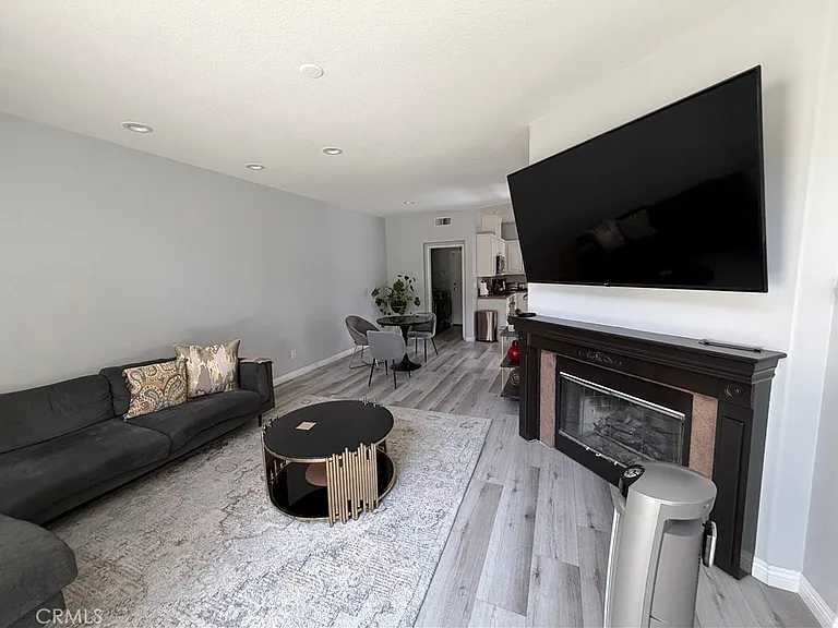5540 Patricia Way — Photo 9