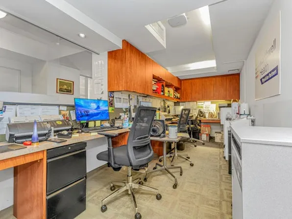 1175 York Avenue image 9 of 12