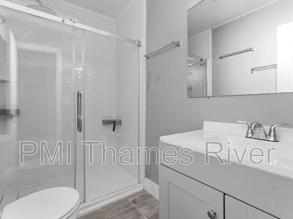 33 Lodus Ct, New London, CT 06320