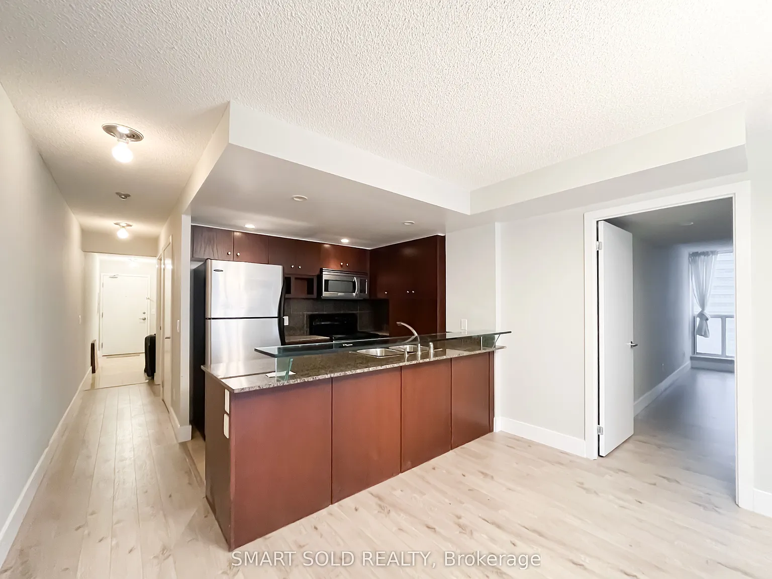 3 bed, $4,000 — Photo 4