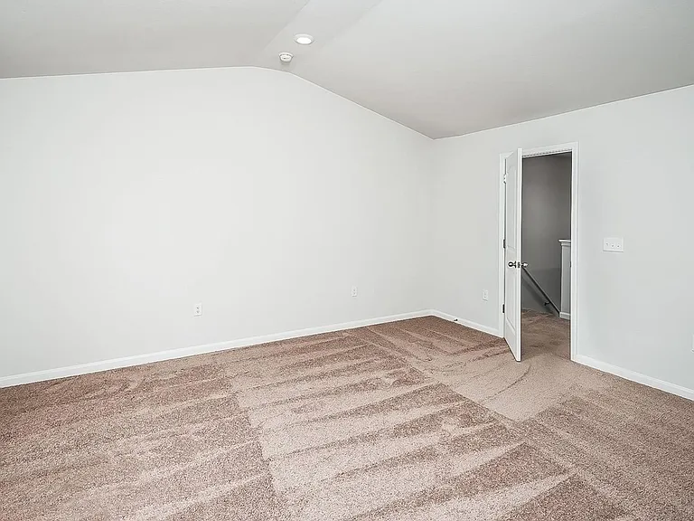 521 Hawley St — Photo 12