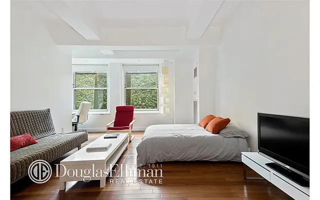 Rented by Douglas Elliman | media 34