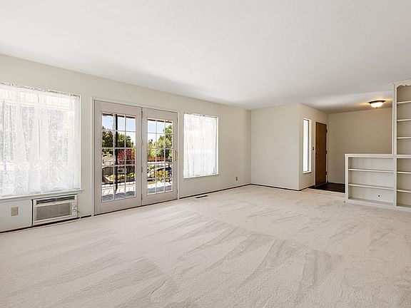 5th image of 10560 Chace Dr