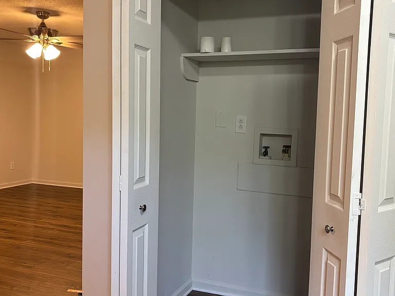 815 Woodlawn Ave — Photo 9