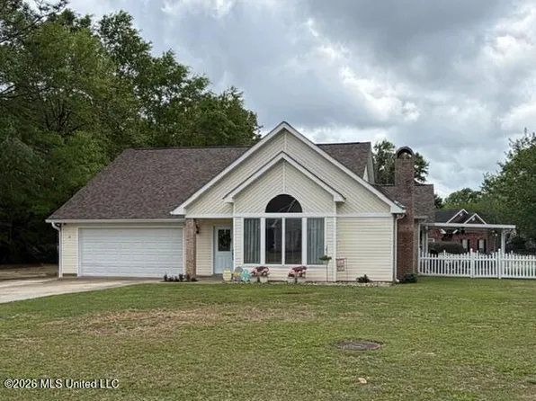 8007 Fishook Ln, Picayune, MS 39466