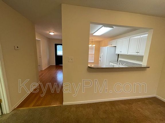 4th image of 190 Kendallwood Ct