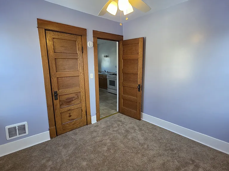 94 Parkwood Ave #2 — Photo 5