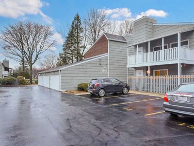 2075 Creekside Dr APT 2-1, Wheaton, IL, 60189