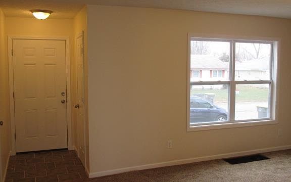 2nd image of 825 Sarasota Dr