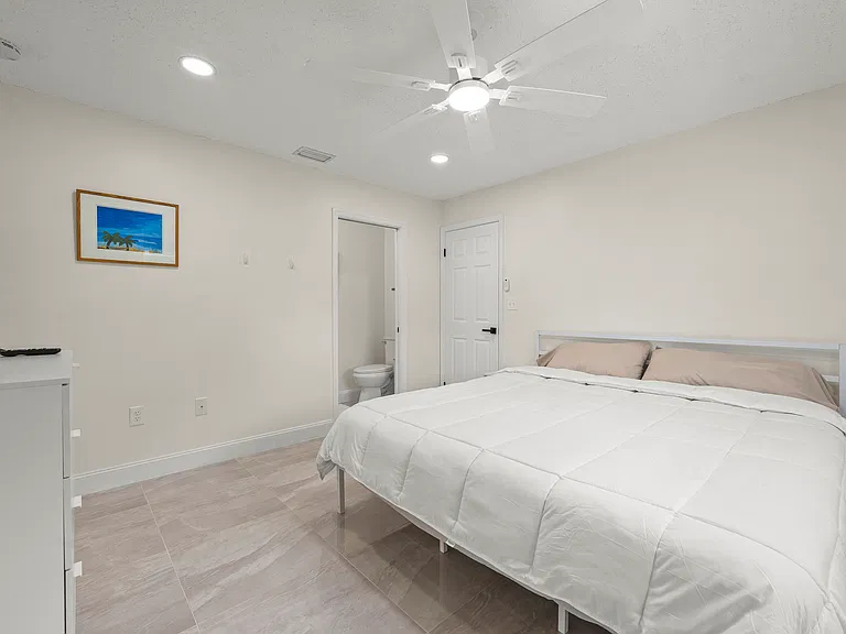 1260 Leslie Dr — Photo 8