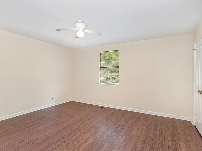 5869 Brentwood Trce — Photo 10