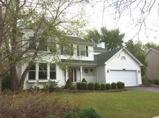 1103 Oak Crest Dr, North Aurora, IL