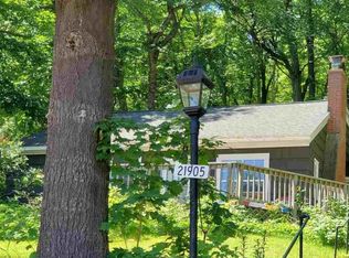 21905 Woodland Rd, Houghton, MI 49931
