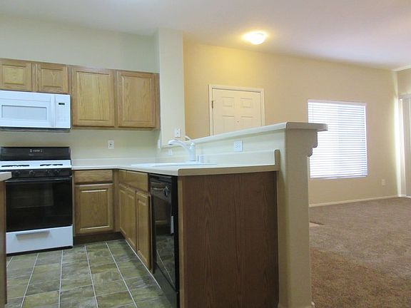 kitchen with fridge, wash, oven, micro