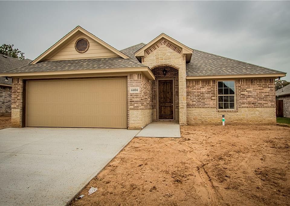 1st image of 4404 Logan Cir