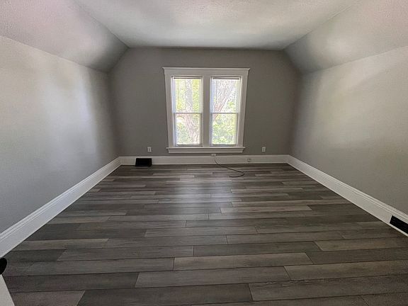 4th image of 801 41st St #Up