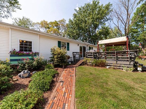 4th image of 640 N Broadview Ct
