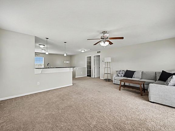 3rd image of 9217 Country View Dr