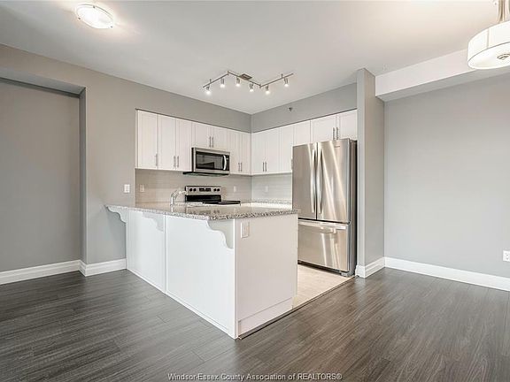 4th image of 6 Park St #304