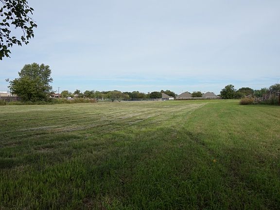 3rd image of 2438 Reilly Rd