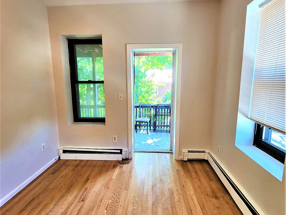 Back Facing Room #3 (gives access to porch)