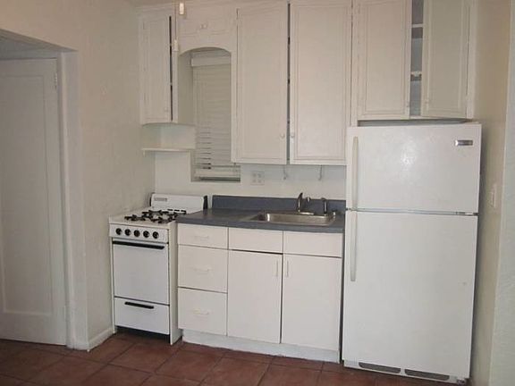 4th image of 720 Meridian Ave APT 9