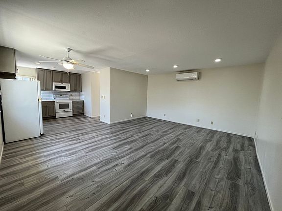 2nd image of 627A Evergreen Ave
