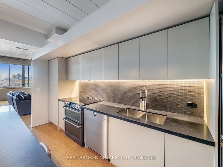 160 Baldwin St #405 — Photo 9
