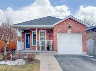 35 Dale Park Dr, Clarington, ON L1E2Z4