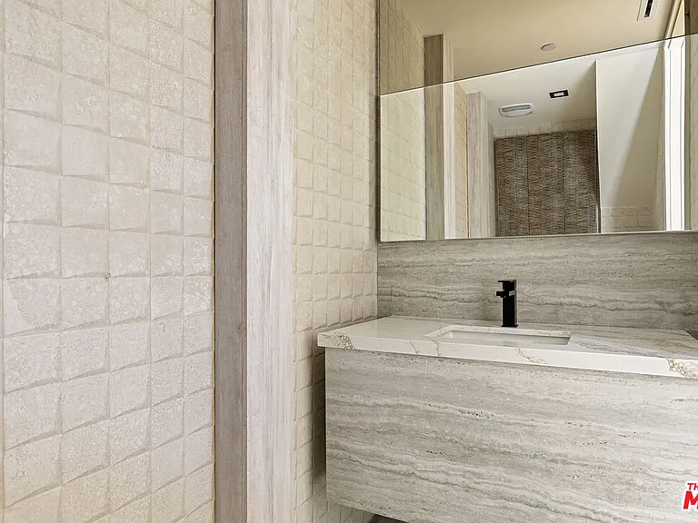 1021 N Ogden Dr #Penthouse 7 — Photo 9