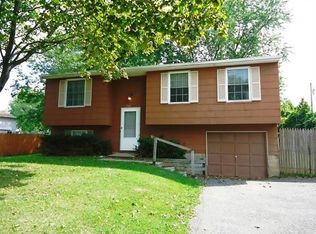 240 Vollmer Pkwy, Rochester, NY 14623