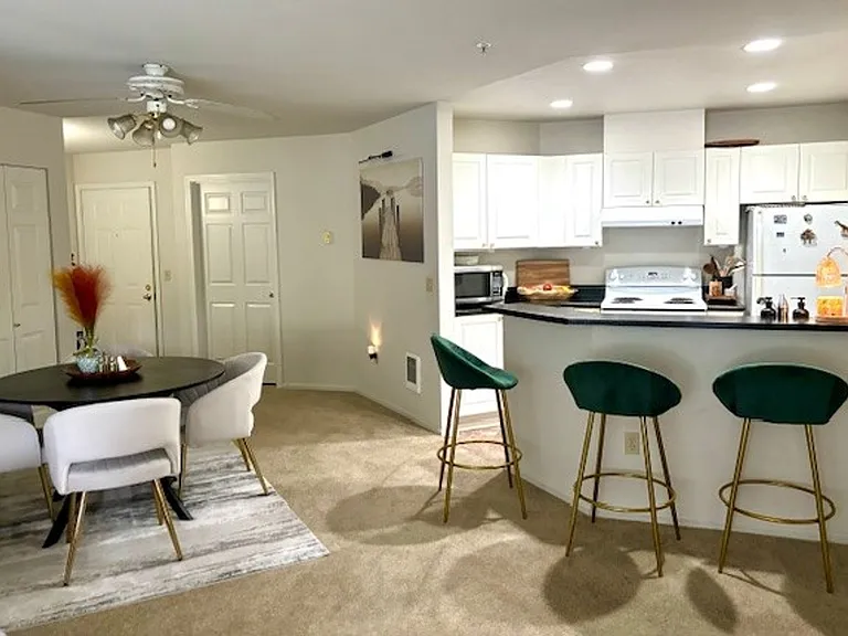 Bellevue Heights Apartments — Photo 4