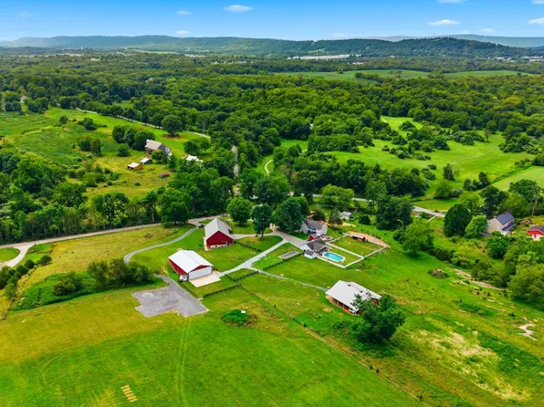 2120 Ropp Dr, Martinsburg, WV 25403
