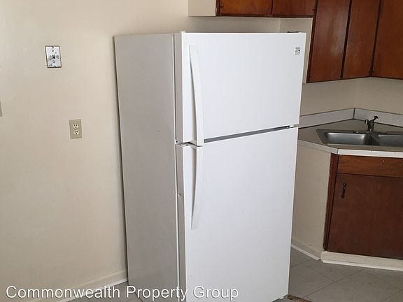 3rd image of 1625 W Pembroke Ave APT 40