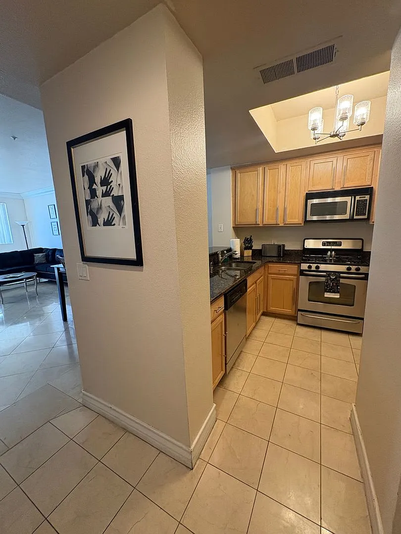 Long or short term available! Live in luxury in this fully furnished 2 bedroom condo. — Photo 3