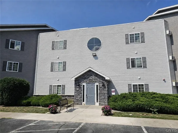 1403 Landrush Way, Baldwinsville, NY 13027