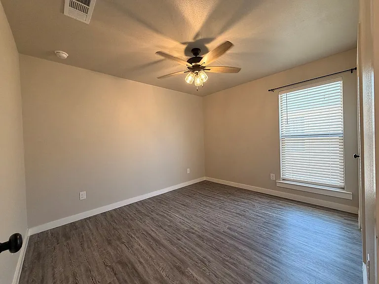 409 Chitalpa Dr — Photo 10
