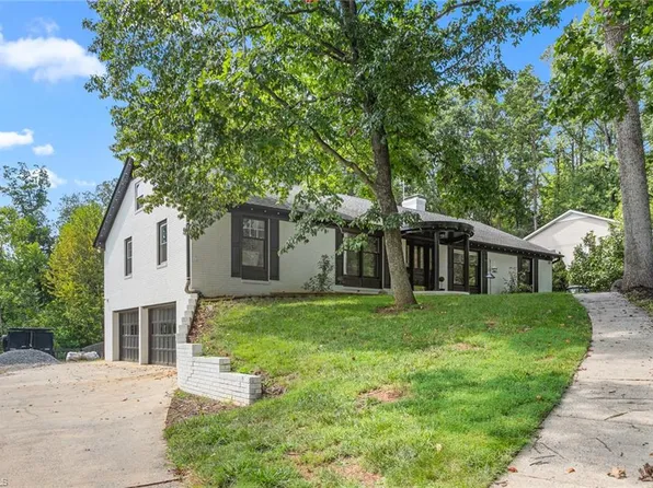 1200 Quail Hollow Rd, Kernersville, NC 27284